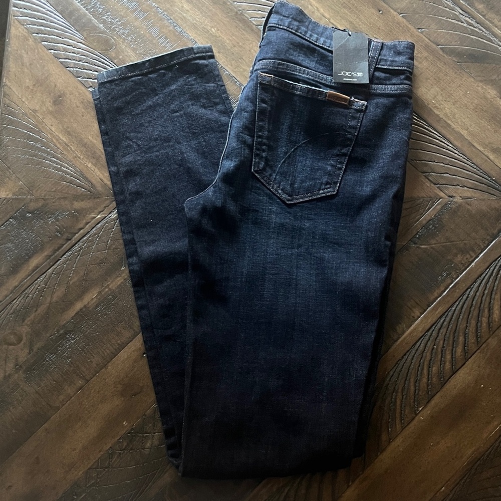JOE'S JEANS DIXIE STRAIGHT LEG WOMENS SIZE 28
**NWT**
Smoke free home